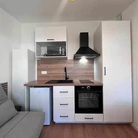22 C Cozy And Convenient ラ・ロッシュ＝シュル＝ヨン